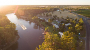 Гостиница Cadell On The Murray Motel  Моама